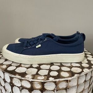 Cariuma OCA Low Blue Canvas Sneakers Men’s 9 / Women’s 10.5 Casual Skate